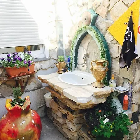 7even Guest house